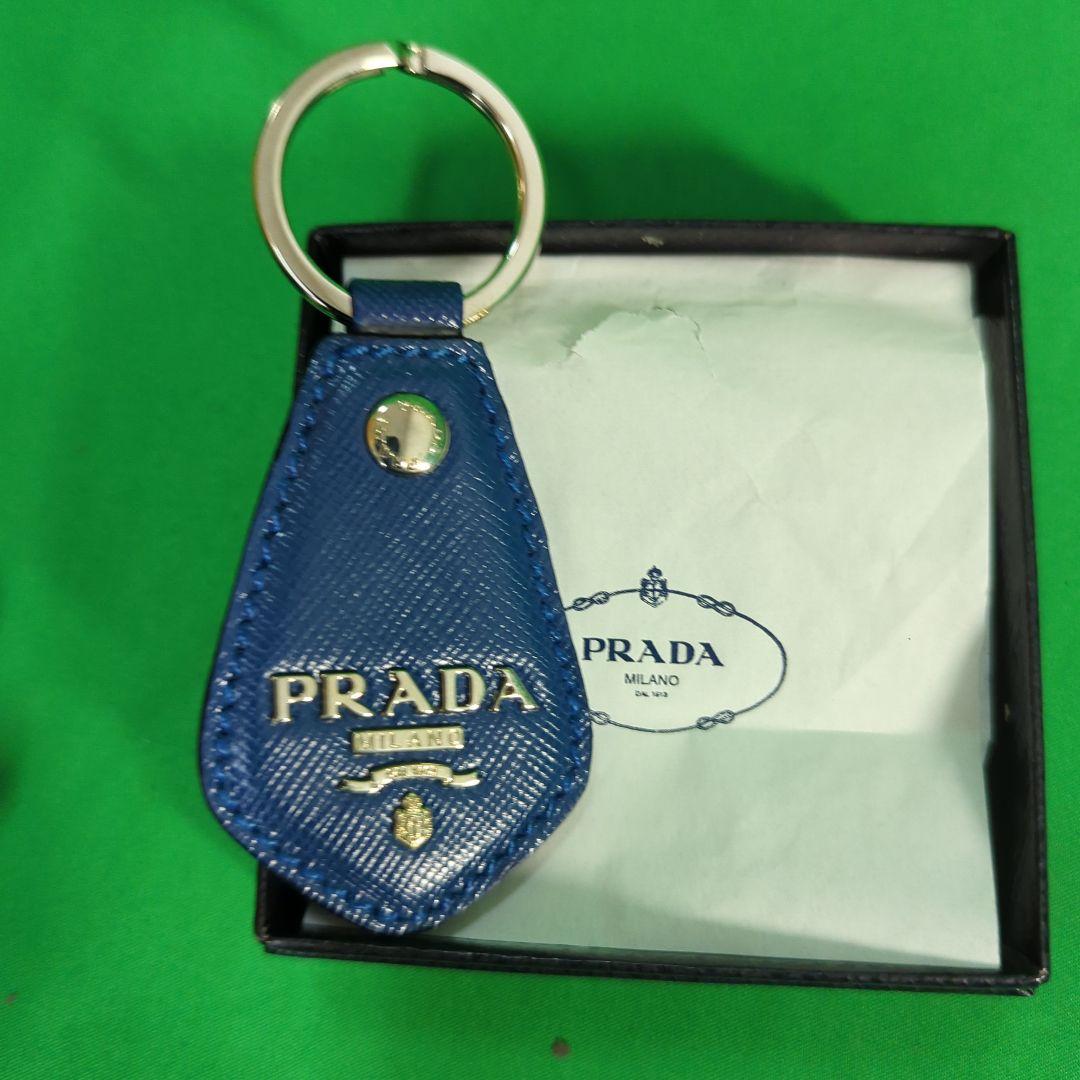 PRADA　ネイビー キーホルダー