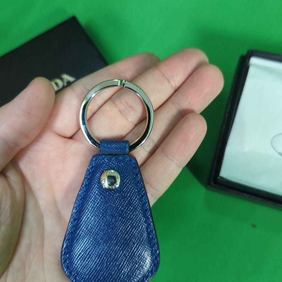 PRADA　ネイビー キーホルダー