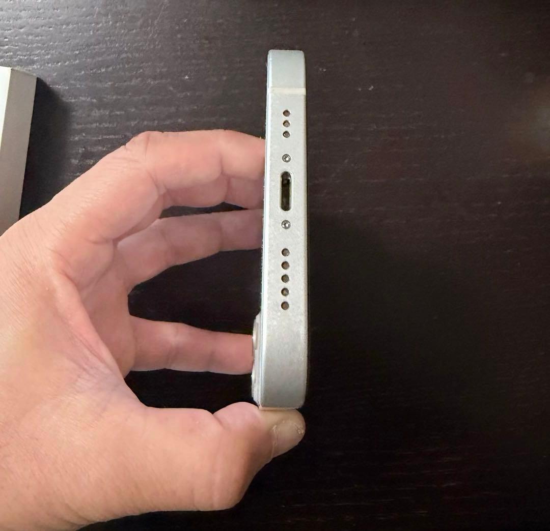 iPhone13 128GB スターライト　SIMフリー　箱・ケーブル付