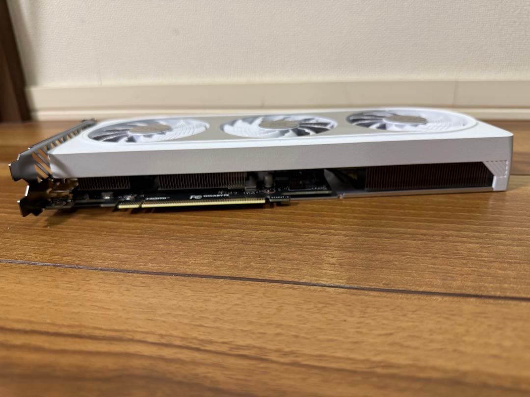 GIGABYTE GEFORCE RTX 4060 AERO OC 8G美品