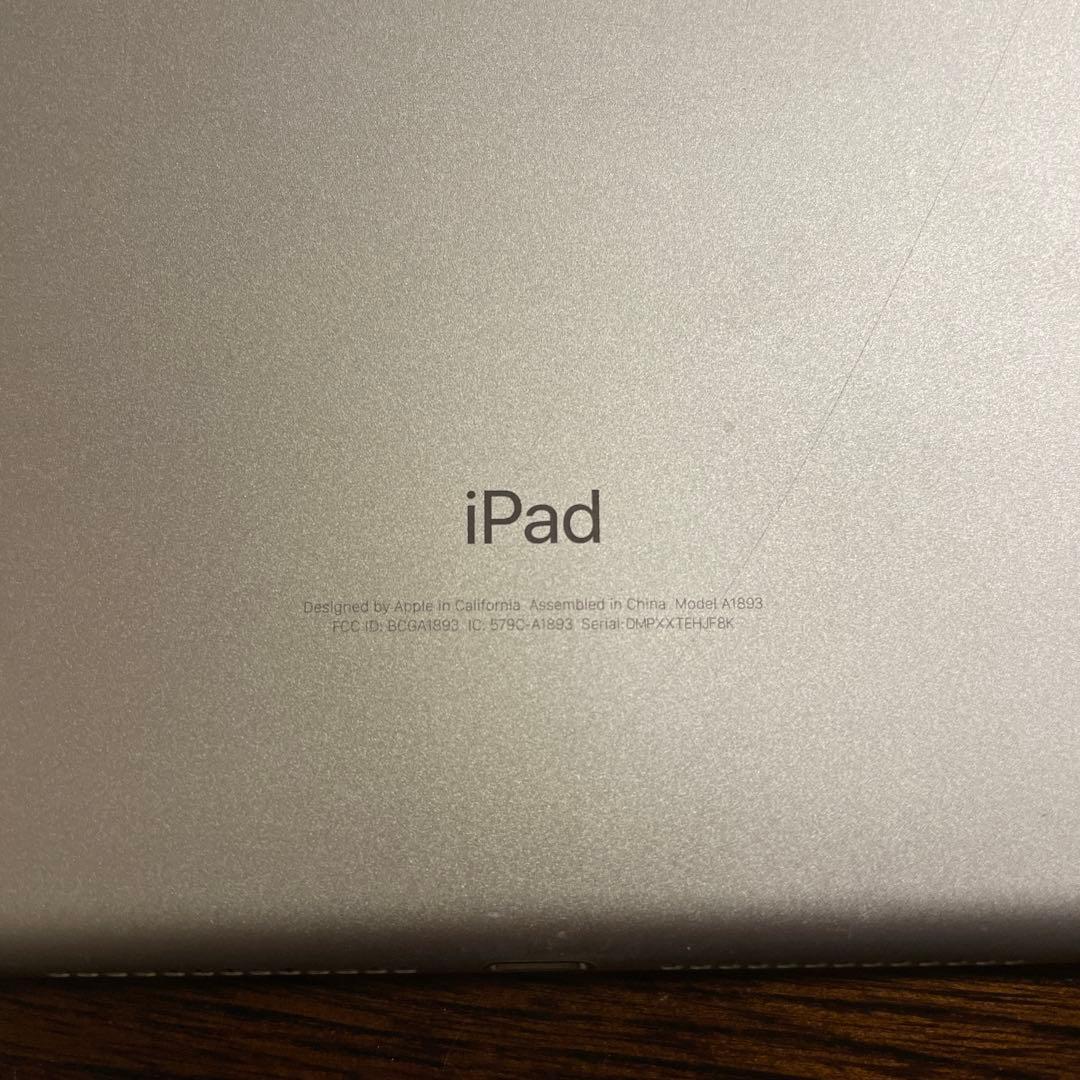 Apple iPad 6 シルバー　32GB Wi-Fiモデル 初期化済み