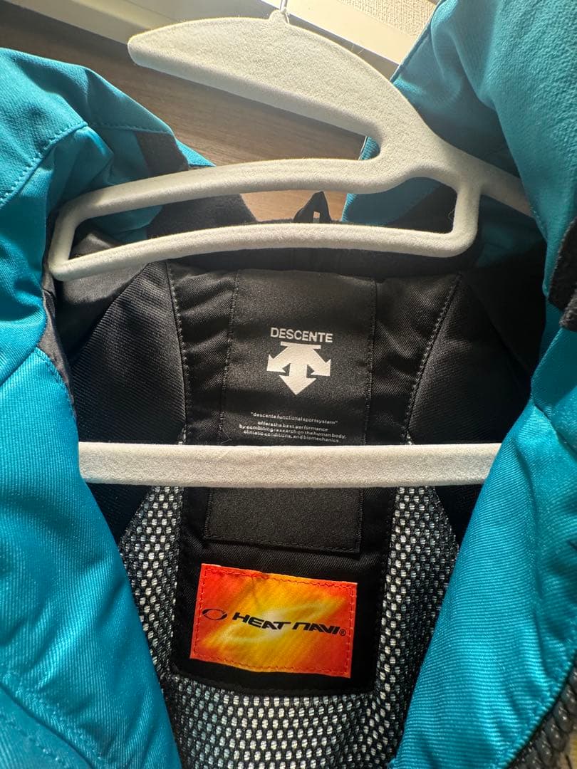 ロイ 【クリーニング・撥水加工済み】スキーウェア　デサント　女性用