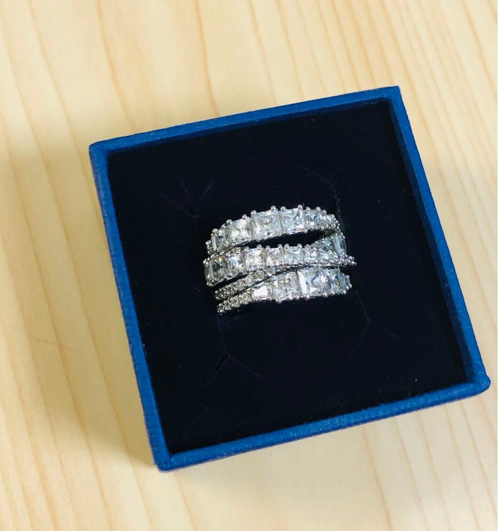 スワロフスキー Swarovski Hyperbola twist リング52号