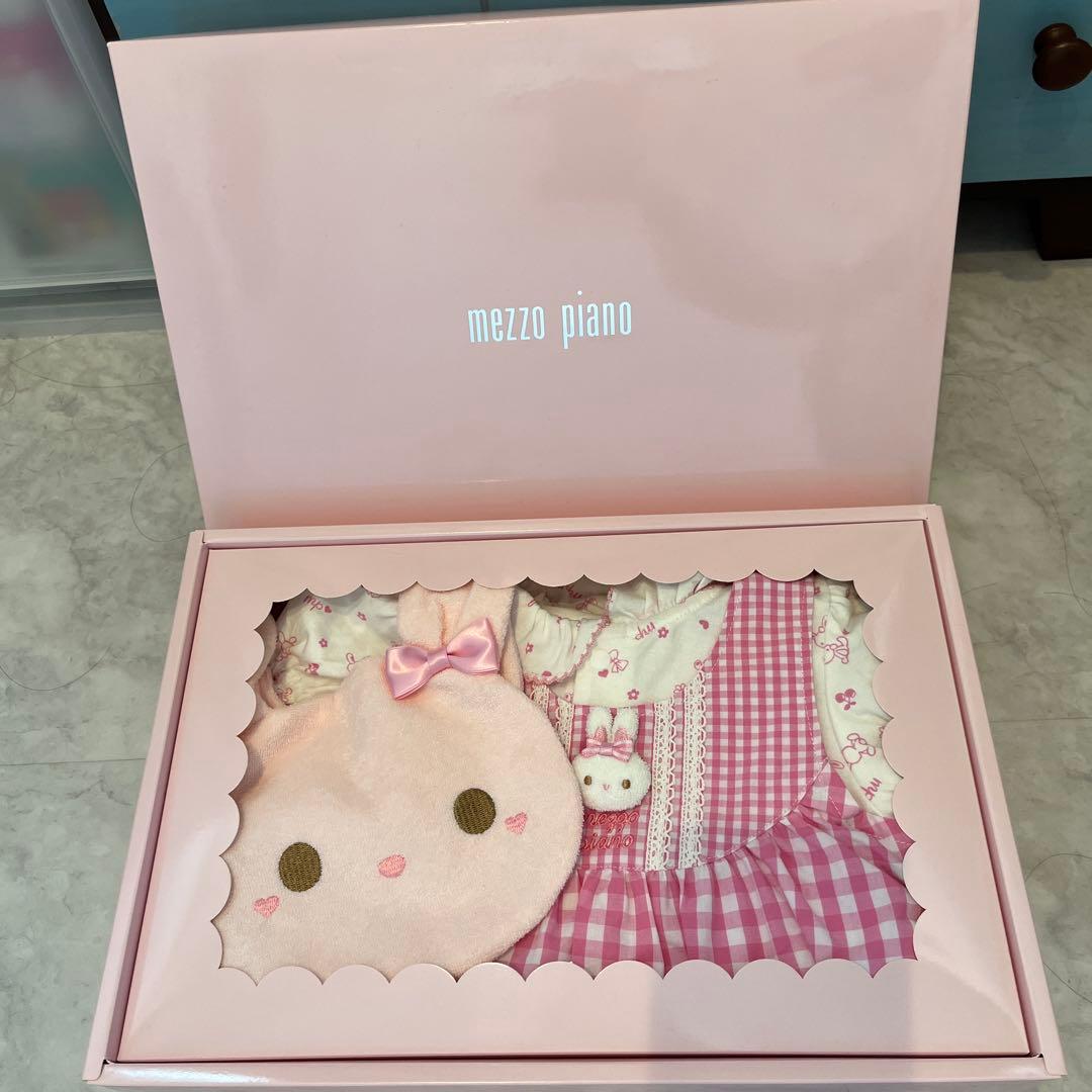 mezzo piano ピンクロンパースセット