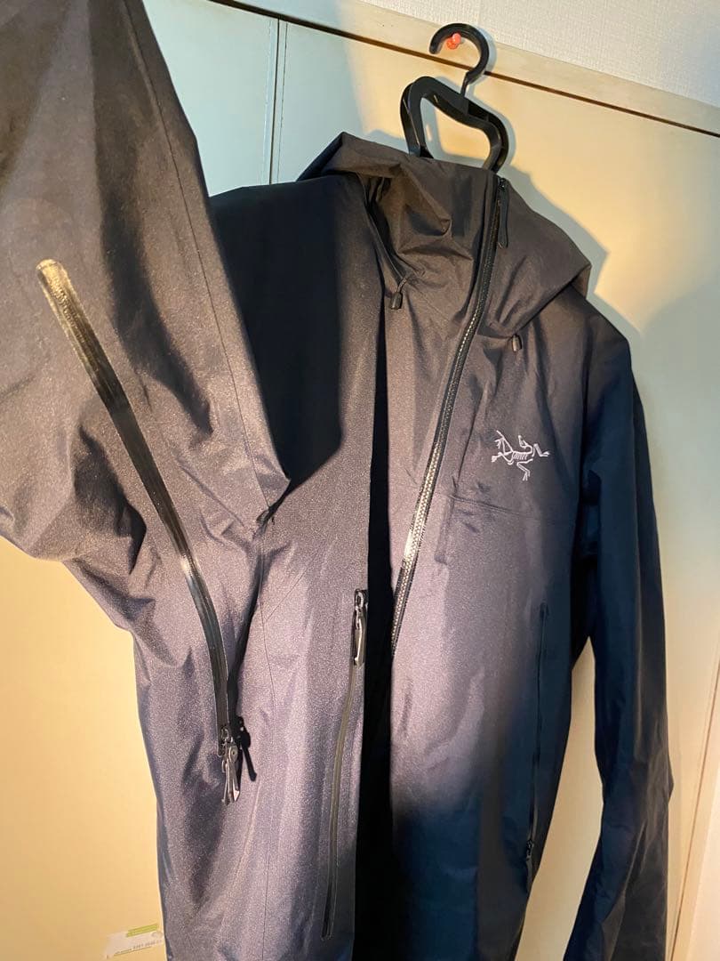 美品Arc'teryx アークテリクス　ベータSL