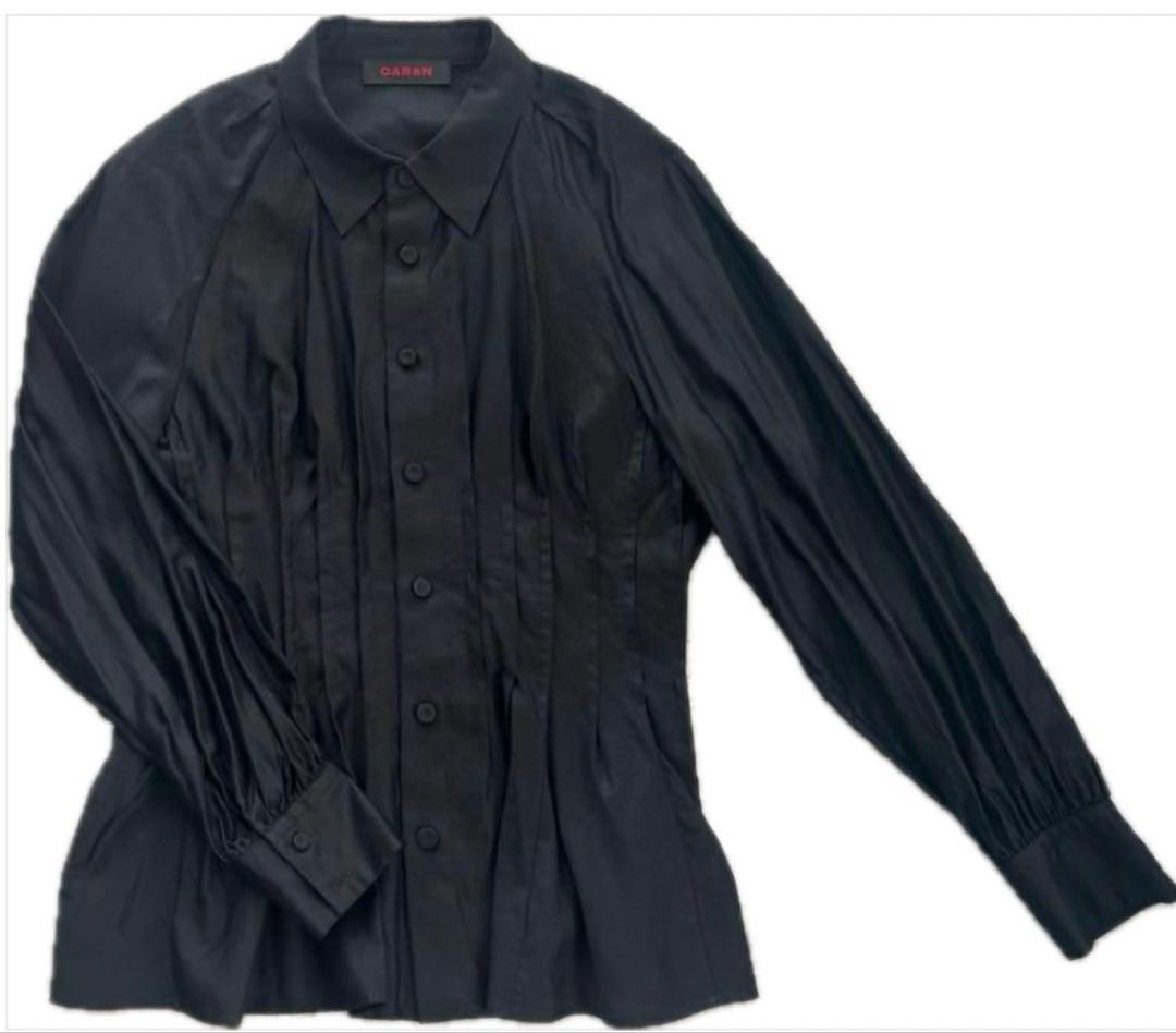 CABaN ブラックプリーツブラウス