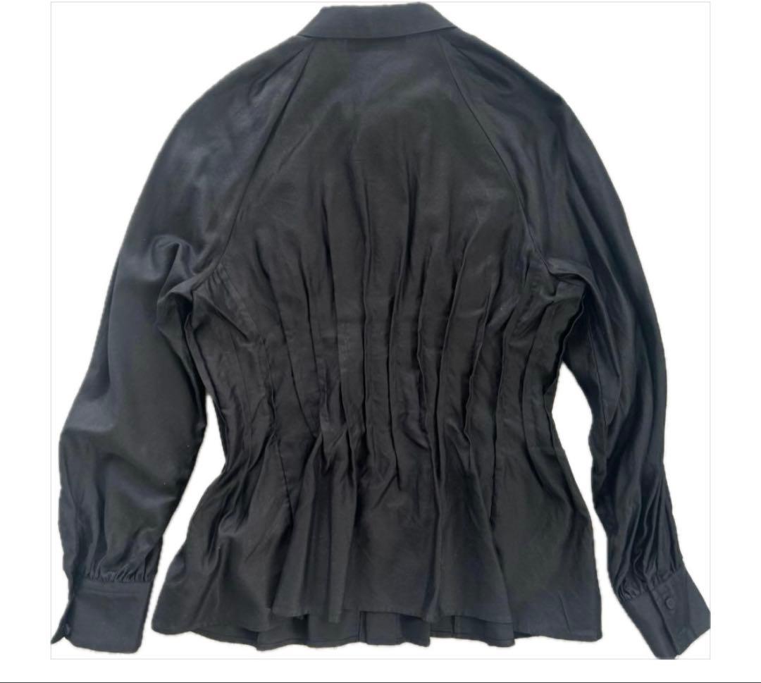 CABaN ブラックプリーツブラウス