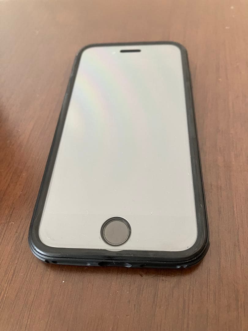 iPhoneSE(第２世代)ブラック 本体 SIMフリー ケース付き