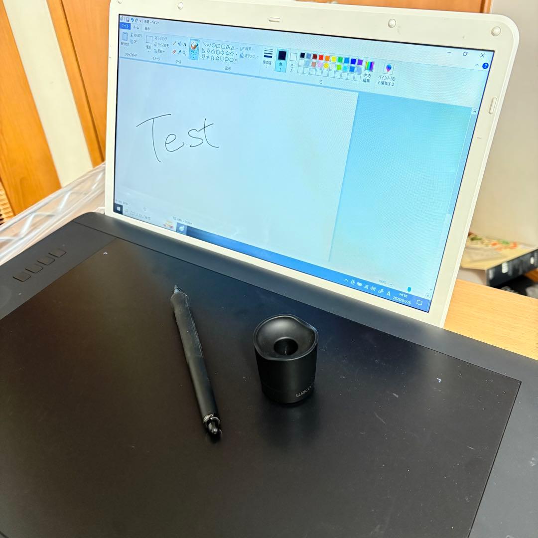 【美品•動作良好】ワコム ペンタブ intuos Pro PTH-851/K1