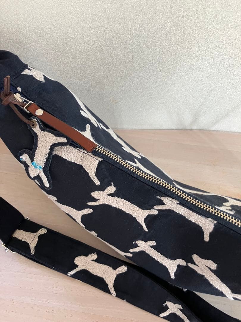 専用出品です。run run run navyボディバッグ