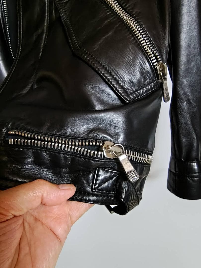 ヴェルサーチ　 皮ジャケット　レザーライダースジャケット