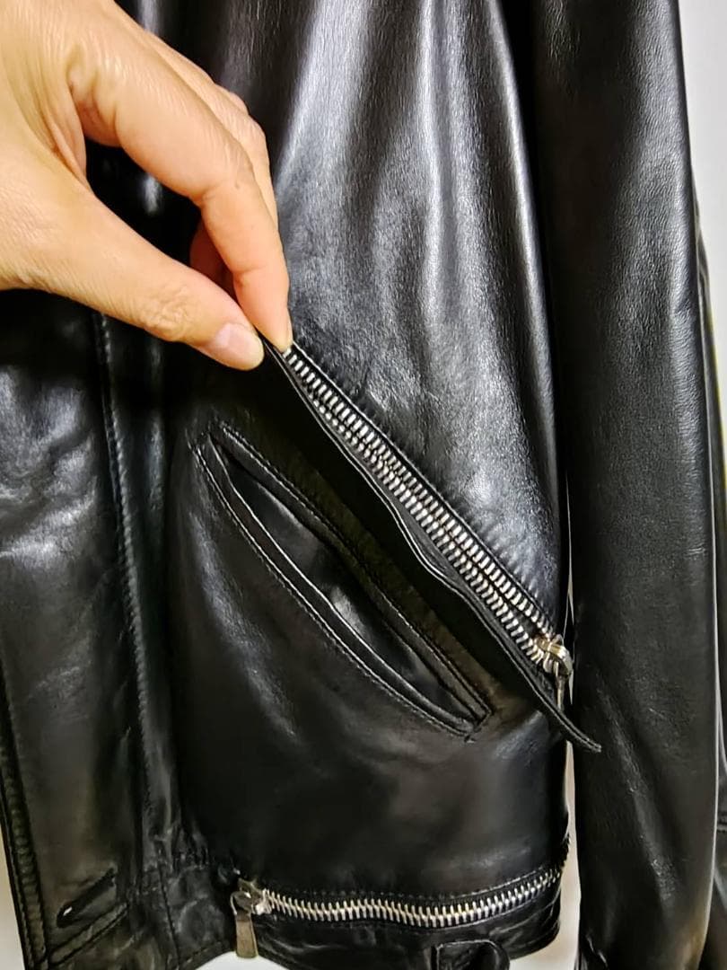 ヴェルサーチ　 皮ジャケット　レザーライダースジャケット