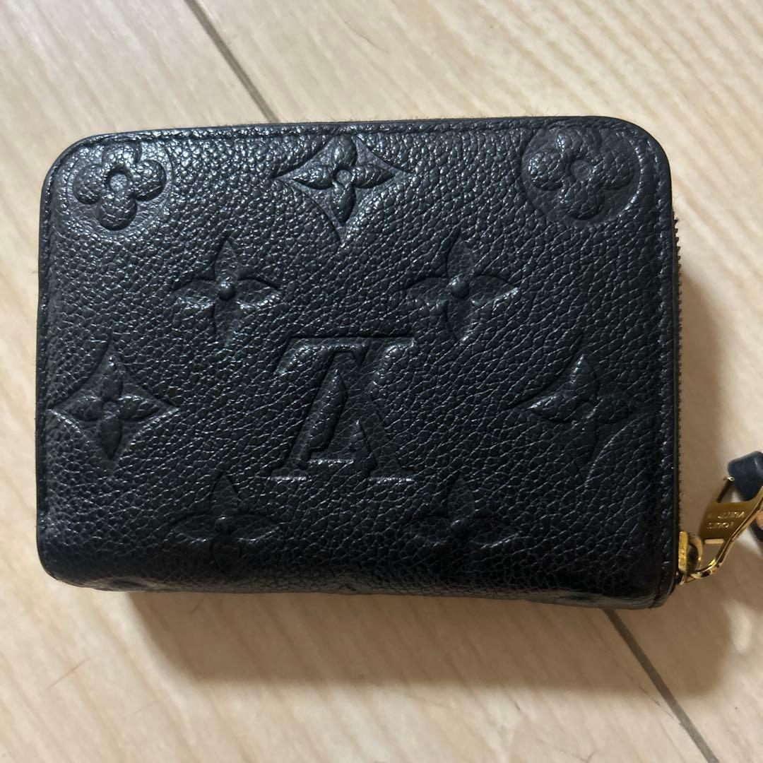 【ある】 Louis Vuitton ブラック ケース