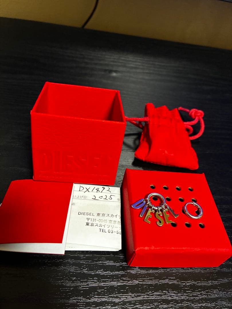 美品 2025 新作　DIESEL ディーゼル ピアス　フープピアス 箱 付属品