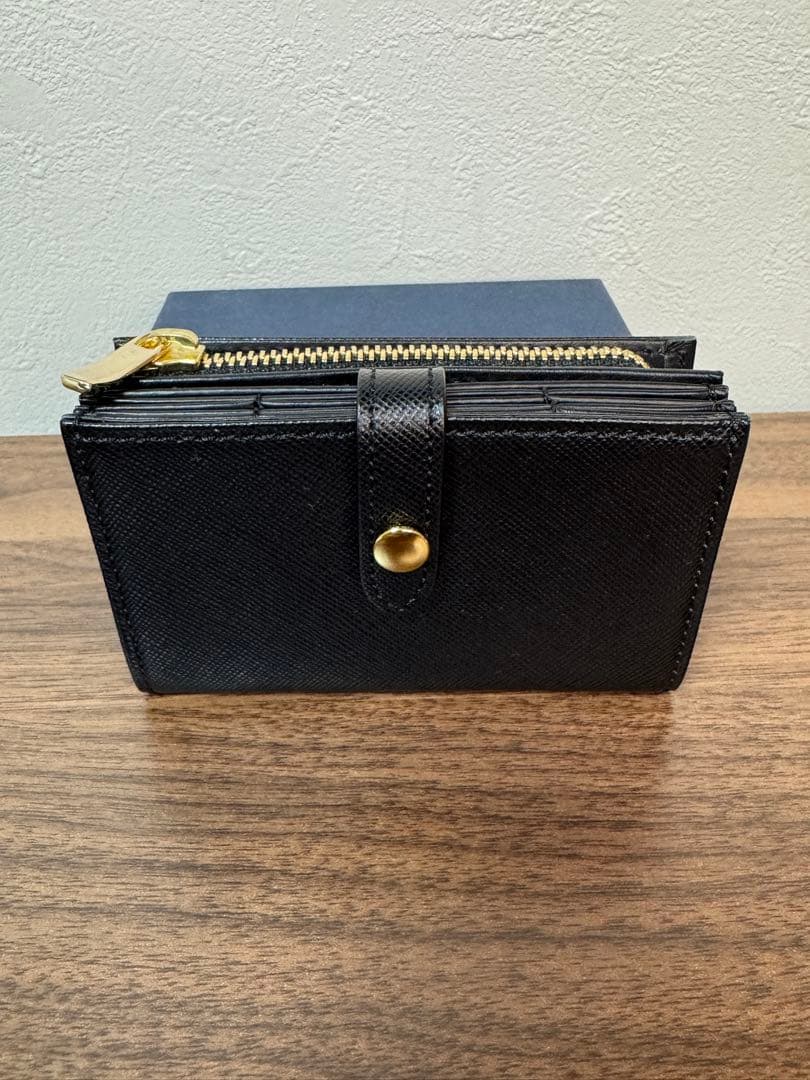 ペッレモルビダ　コンパクトウォレットPMO-BNBA320 限定品　レオン別注