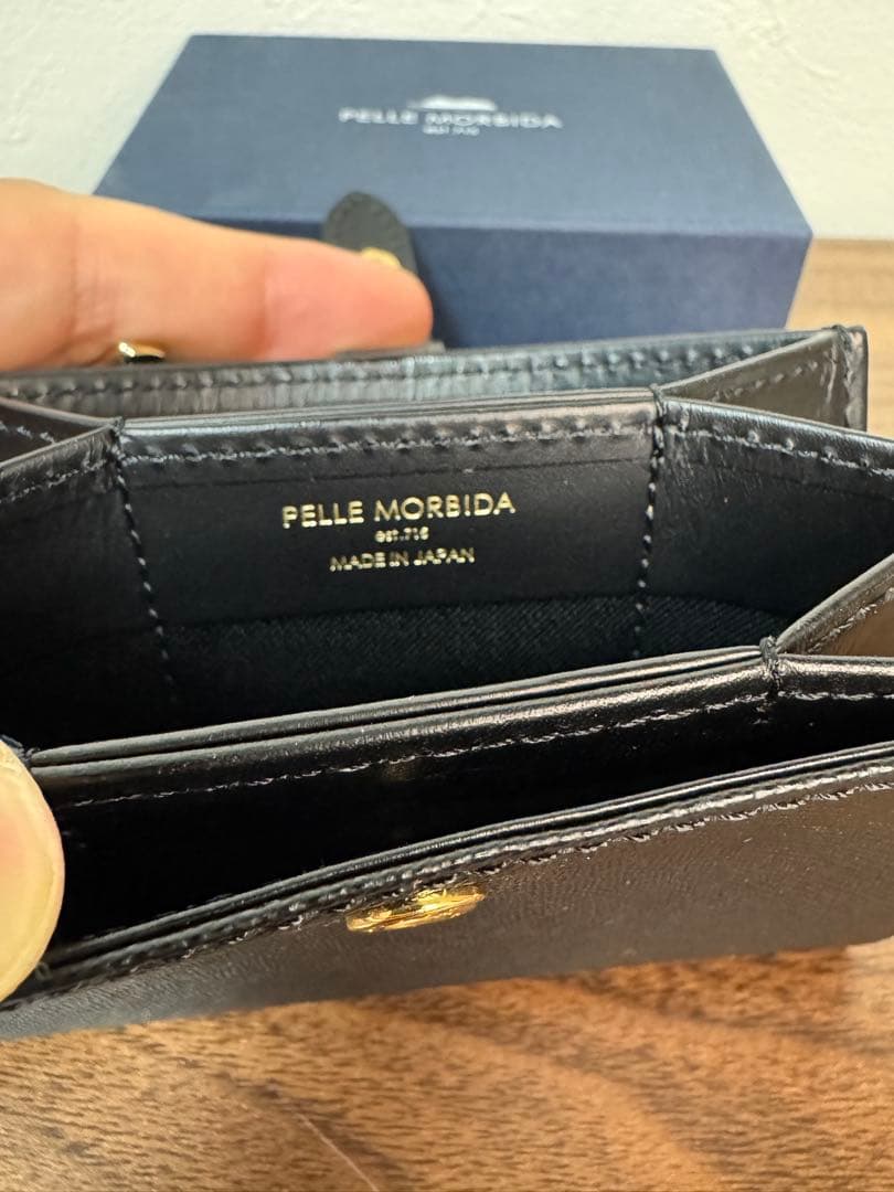 ペッレモルビダ　コンパクトウォレットPMO-BNBA320 限定品　レオン別注