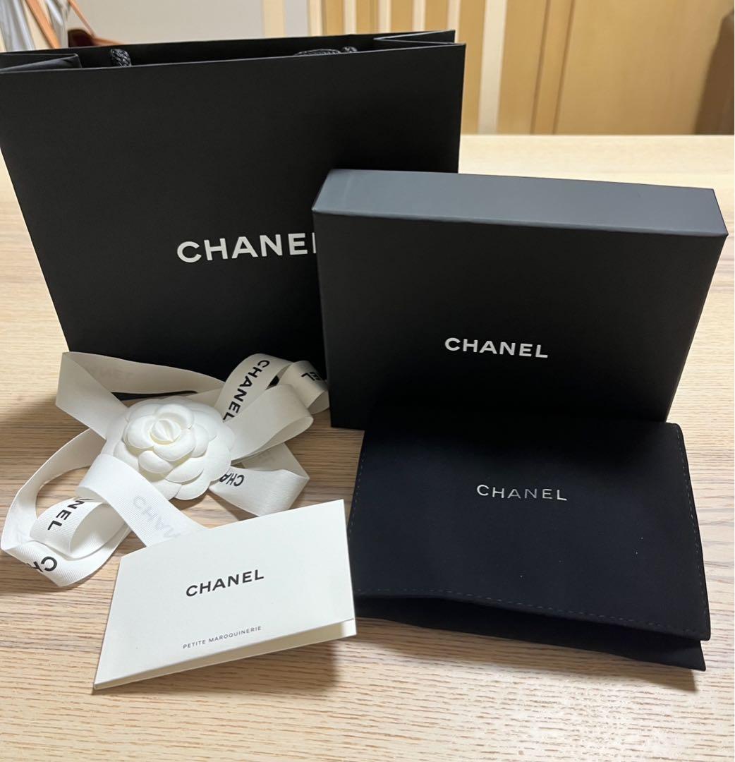CHANEL iPhone 14 Pro ケース