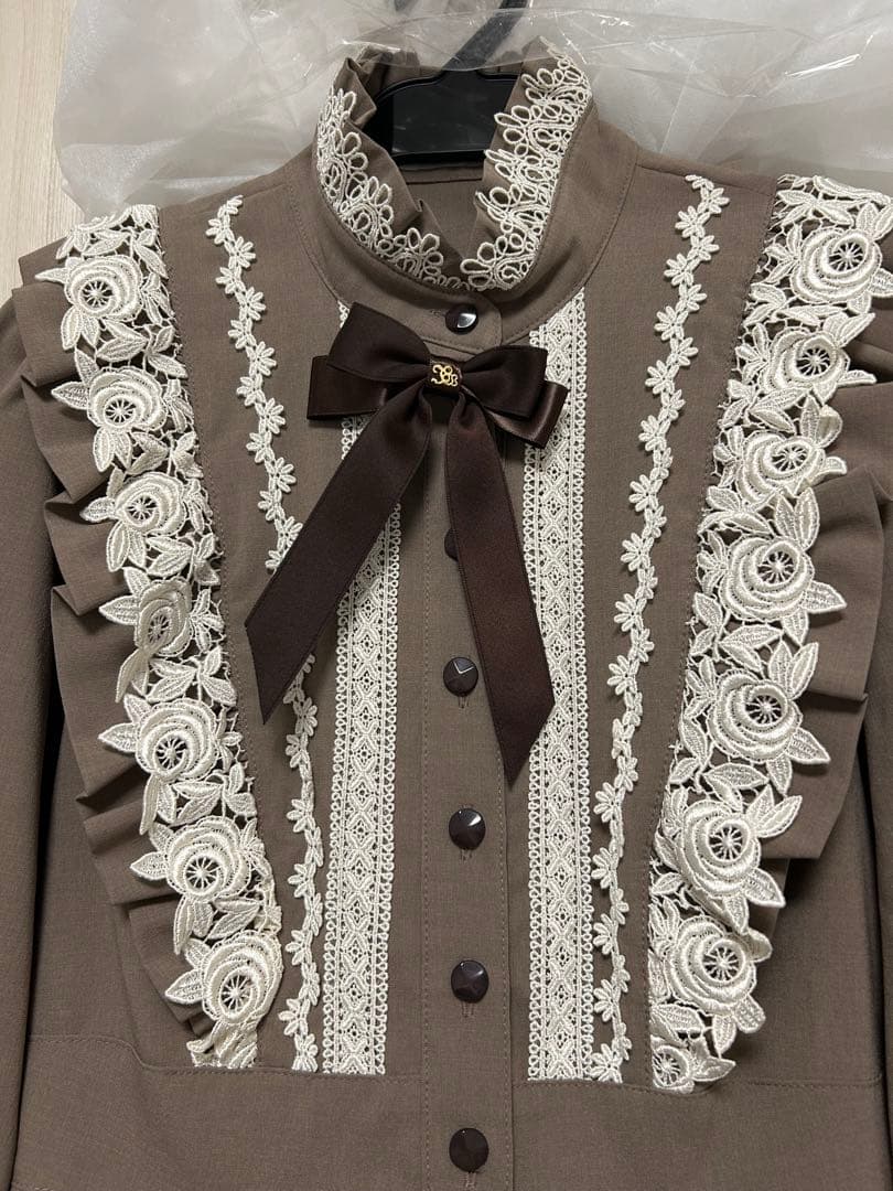 イノセントワールド　バラレースフリルワンピース　モカ　Mサイズ