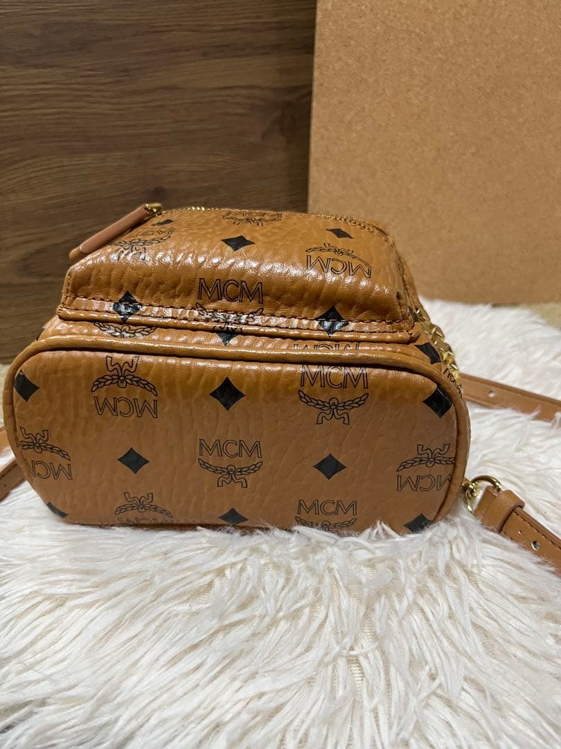 MCM エムシーエム ミニリュック ヴィセトス スタッズ キャメル