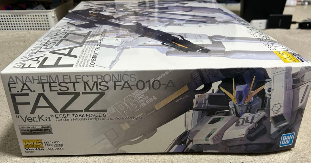 【新品、未組立】MG 1/100 FAZZ Ver.Ka