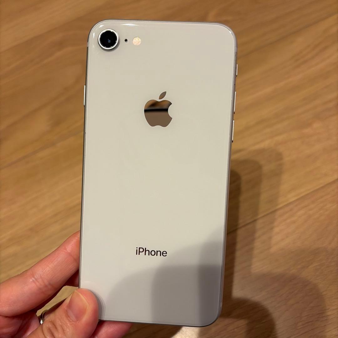 箱無し　Apple iPhone 8 ホワイト 本体 64gb