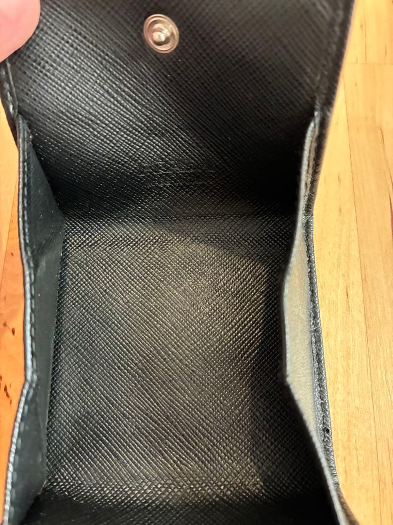 PRADA サフィアーノレザー ケース ブラック　三角ロゴ