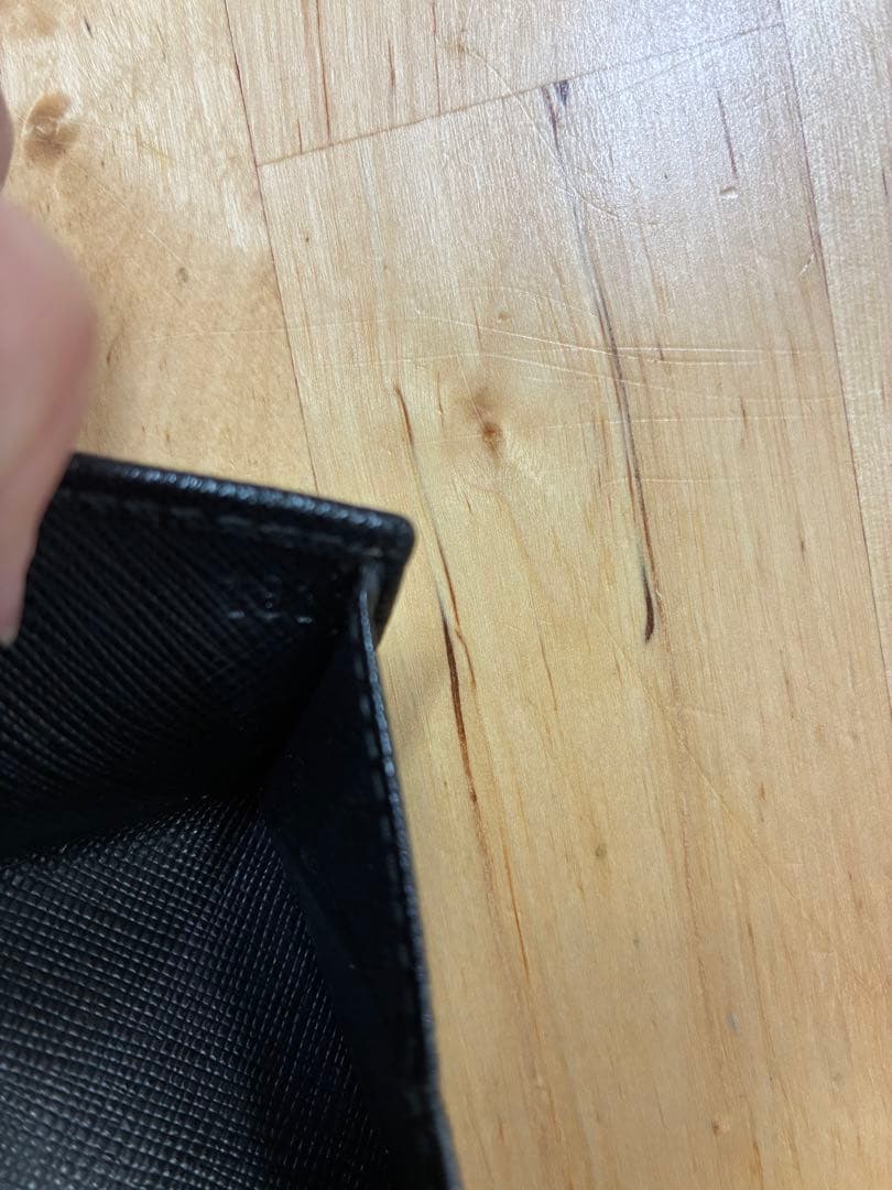 PRADA サフィアーノレザー ケース ブラック　三角ロゴ