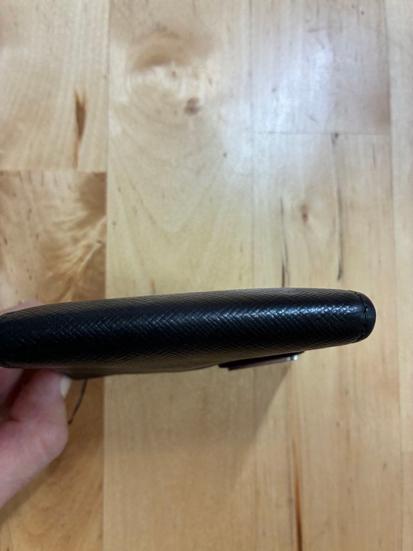 PRADA サフィアーノレザー ケース ブラック　三角ロゴ