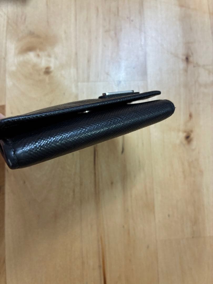 PRADA サフィアーノレザー ケース ブラック　三角ロゴ