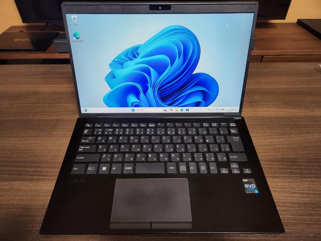 使用少美品 VAIO SX14 i7-1260P 16GB 1TB Office