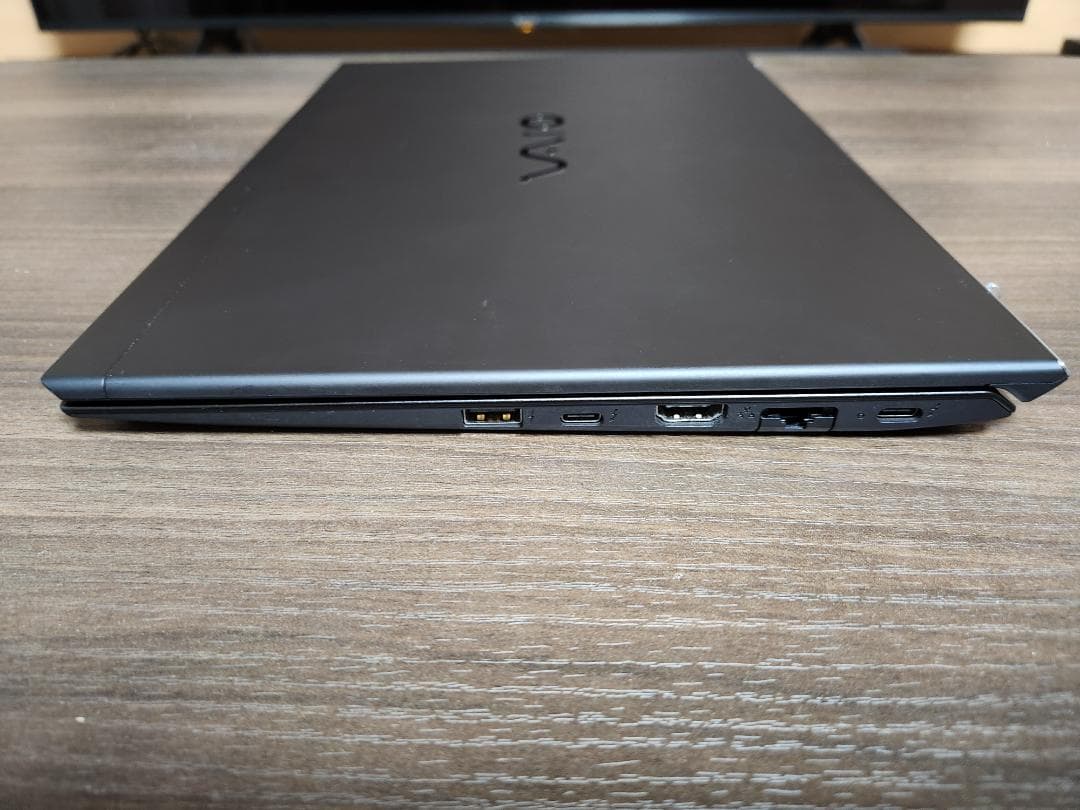 使用少美品 VAIO SX14 i7-1260P 16GB 1TB Office