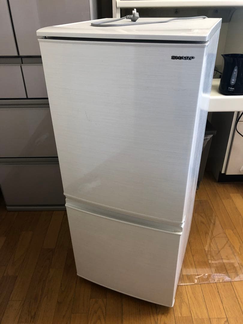 SHARP 冷蔵庫 SJ-D14E-W 137L 2018年製