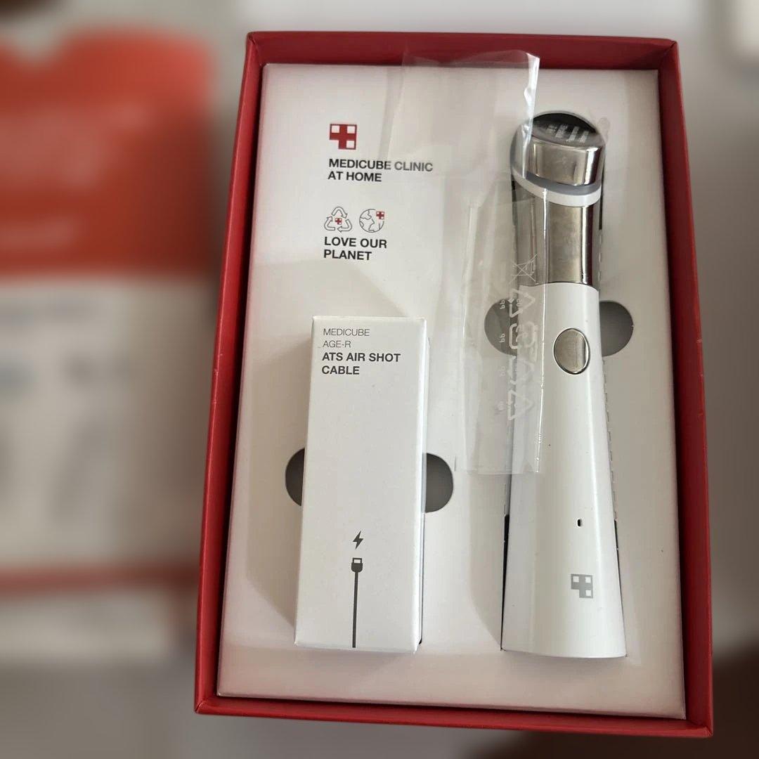 値下げしましたMedicube AGE-F 美顔器 ATSエアショットケーブル付