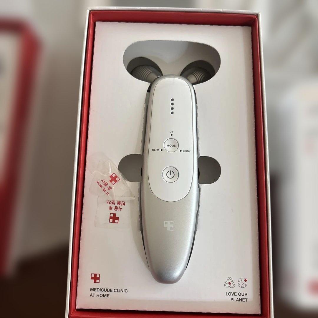 値下げしましたMedicube AGE-F 美顔器 ATSエアショットケーブル付