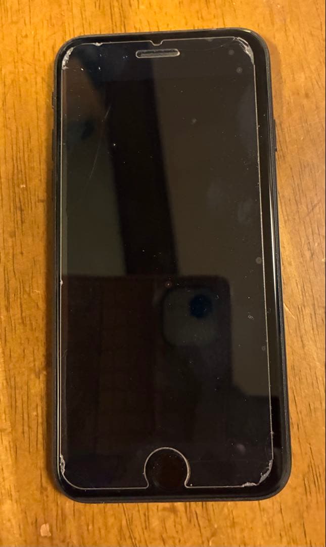 iPhone SE 2ブラックソフトケース 付きMagSafe対応ステッカー付き