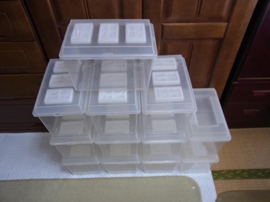 コバエシャッター中１０個（中古）その他虫カゴ１０個、幼虫用飼育ボトル９本（中古）