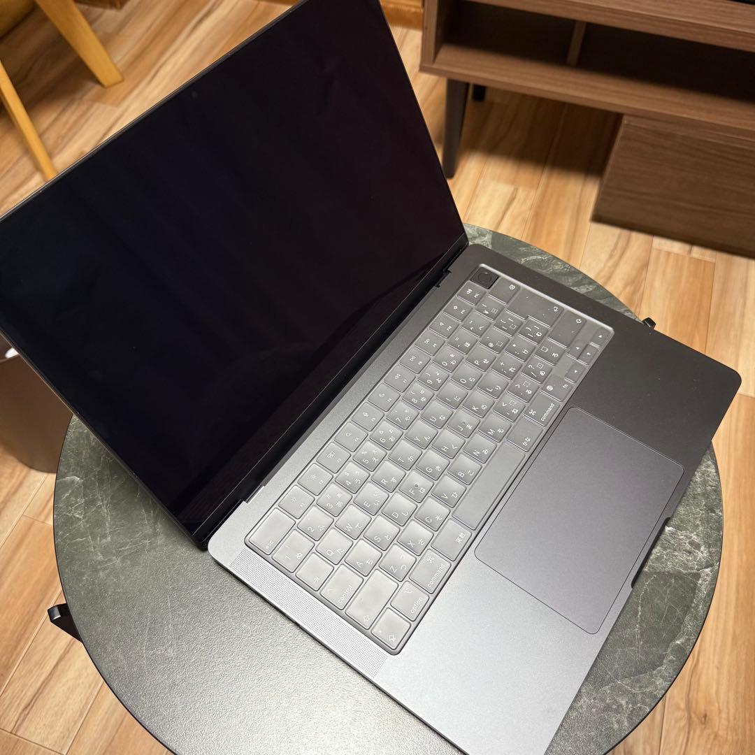 MacBook Pro 14インチ M3 Pro ほぼ新品 ブラック Apple