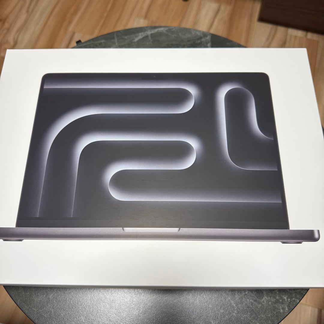 MacBook Pro 14インチ M3 Pro ほぼ新品 ブラック Apple