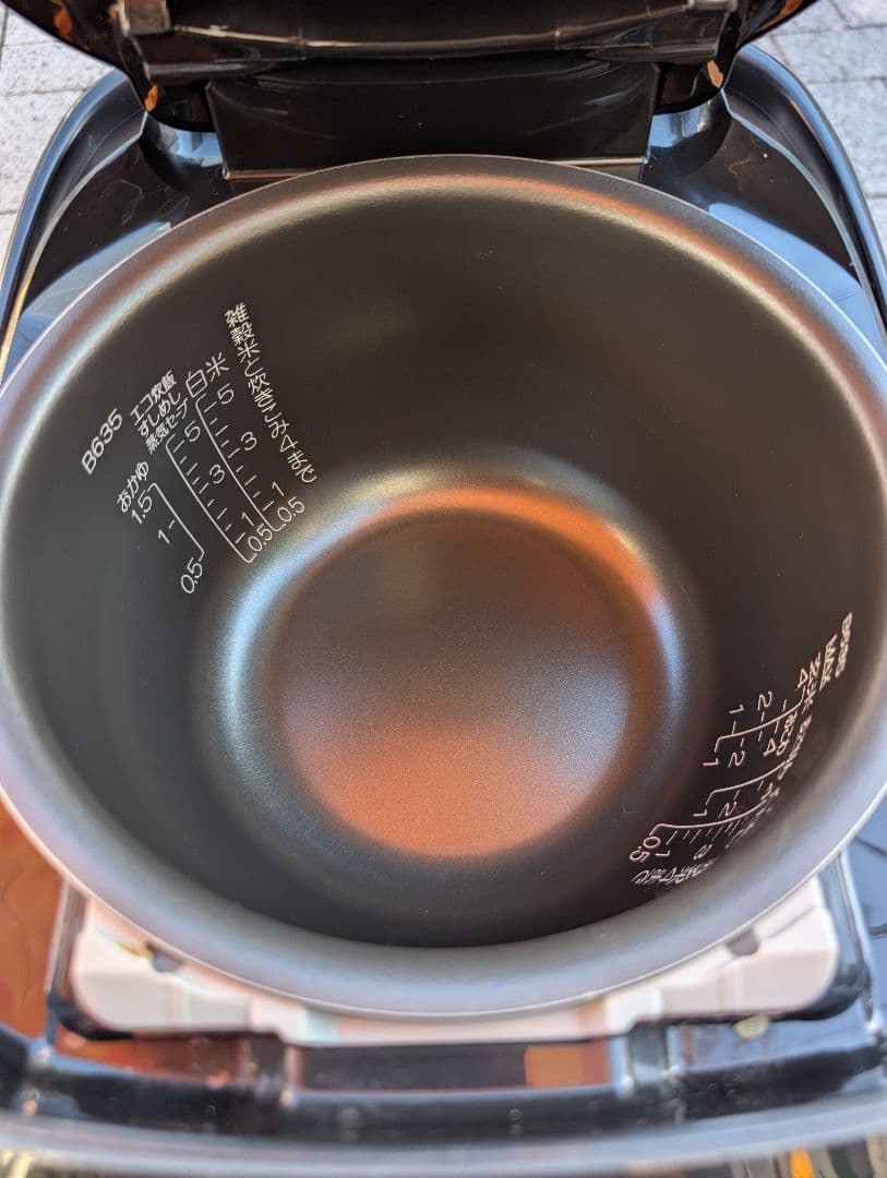 象印　圧力IH炊飯ジャー　5合炊き　2023　NP-ZX10