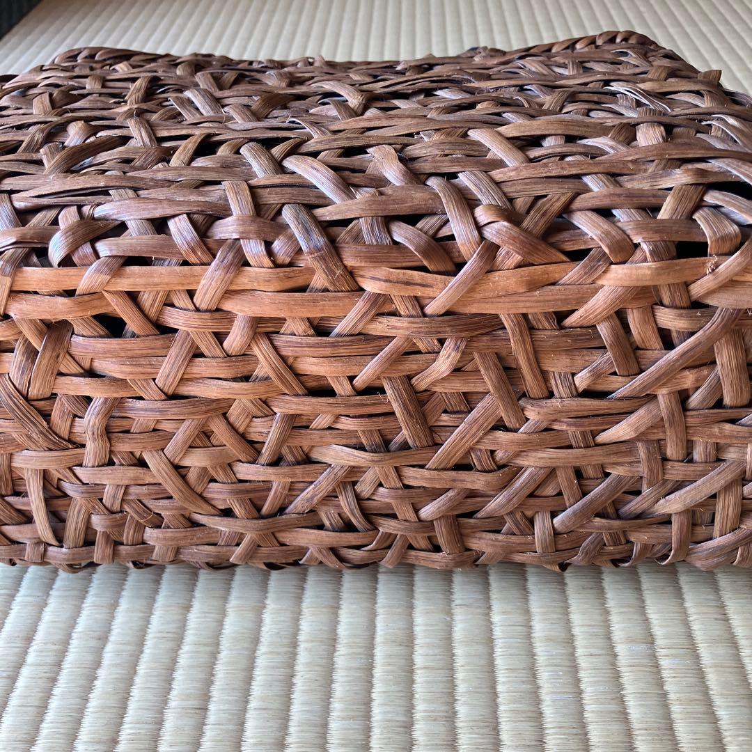 ⭐️専用です⭐️山葡萄カゴバッグ【くるみチャーム付き】