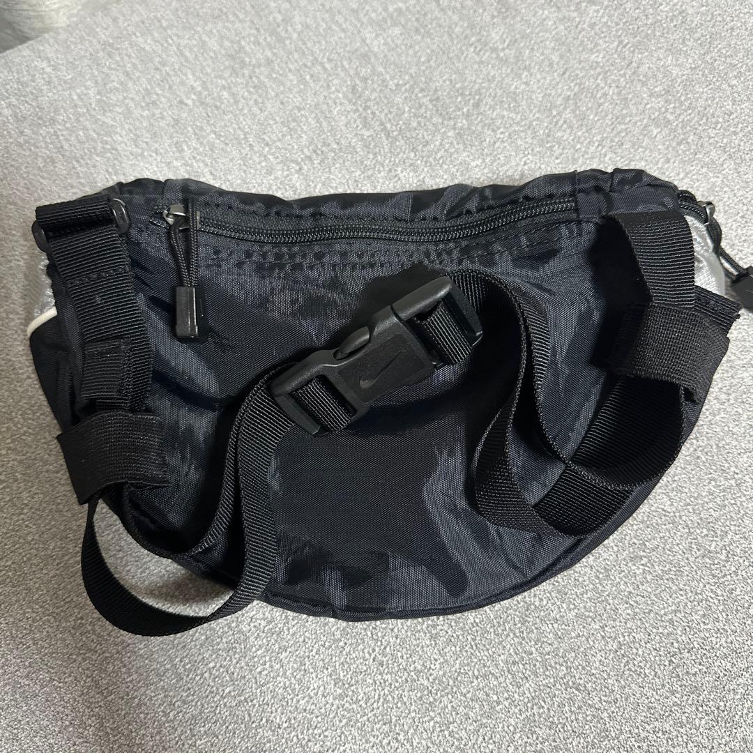 Supreme × NIKE　ショルダーバッグ