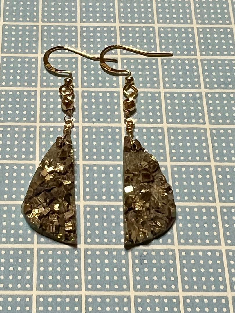 R✴︎H❤️ パイライト　原石　ゴールデン　ヘマタイト　14kgfピアス