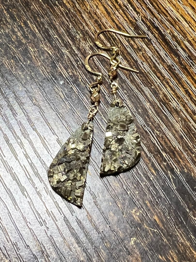 R✴︎H❤️ パイライト　原石　ゴールデン　ヘマタイト　14kgfピアス