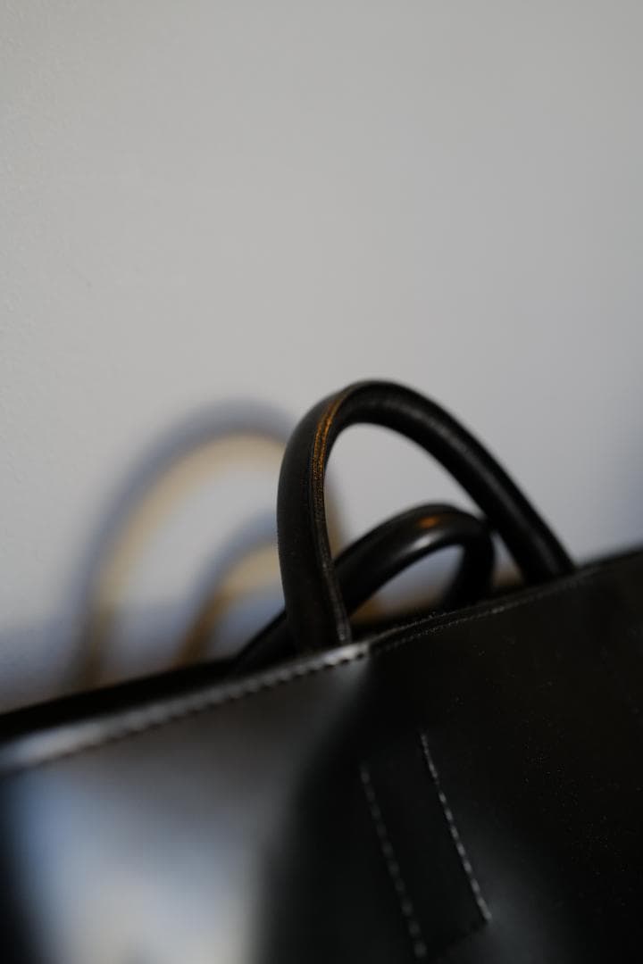 PIENI TOTE L Black / レザートートバッグ