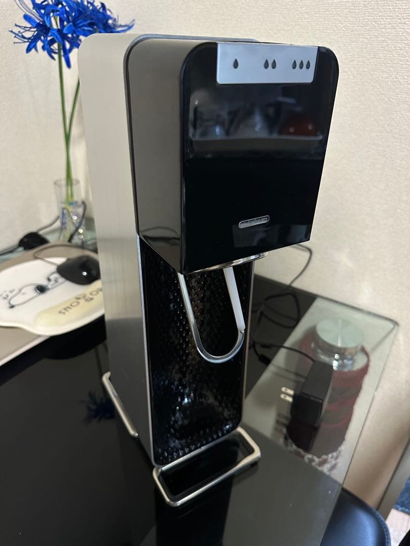 SodaStream 炭酸水メーカー 満タンボンベ3本付き