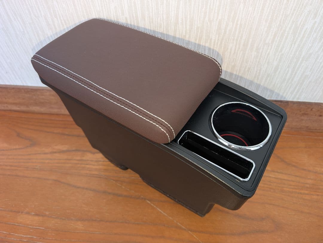 【ヤリスクロス】 コンソールボックス、ラバー、フロアマット、カップホルダー4 点