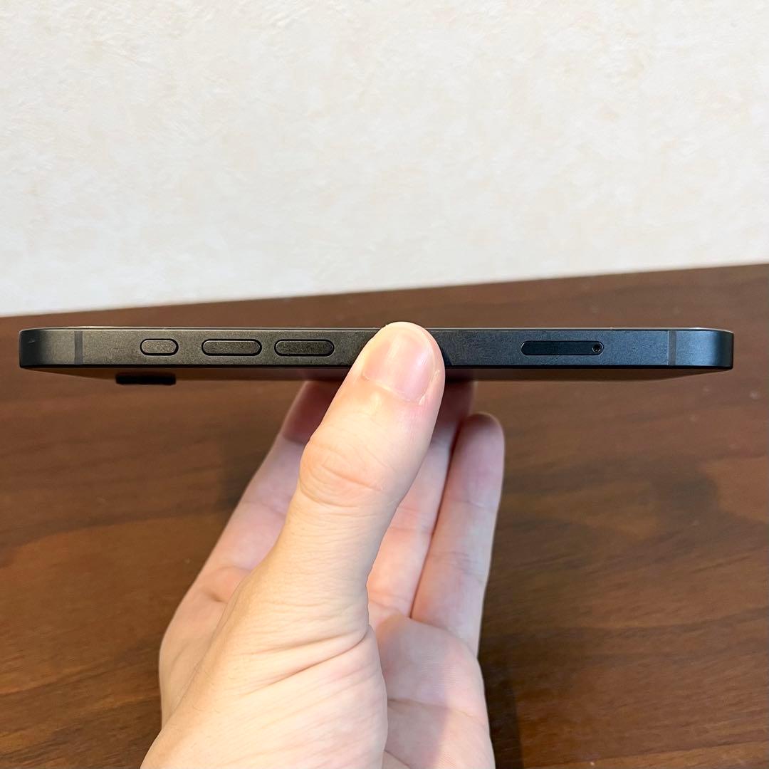 美品 iPhone16e 128G ブラック SIMフリー 箱•付属品