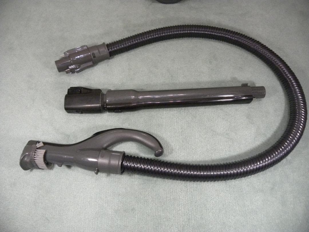 Panasonicサイクロン掃除機2023年製からまないブラシ