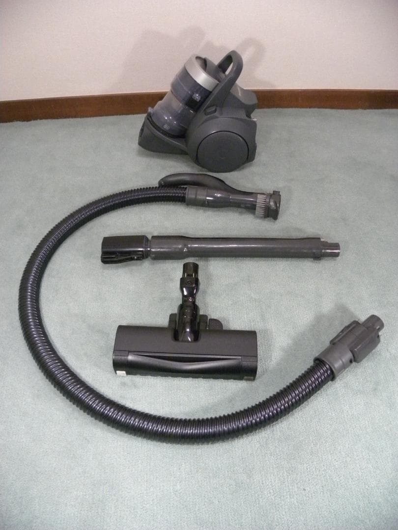 Panasonicサイクロン掃除機2023年製からまないブラシ