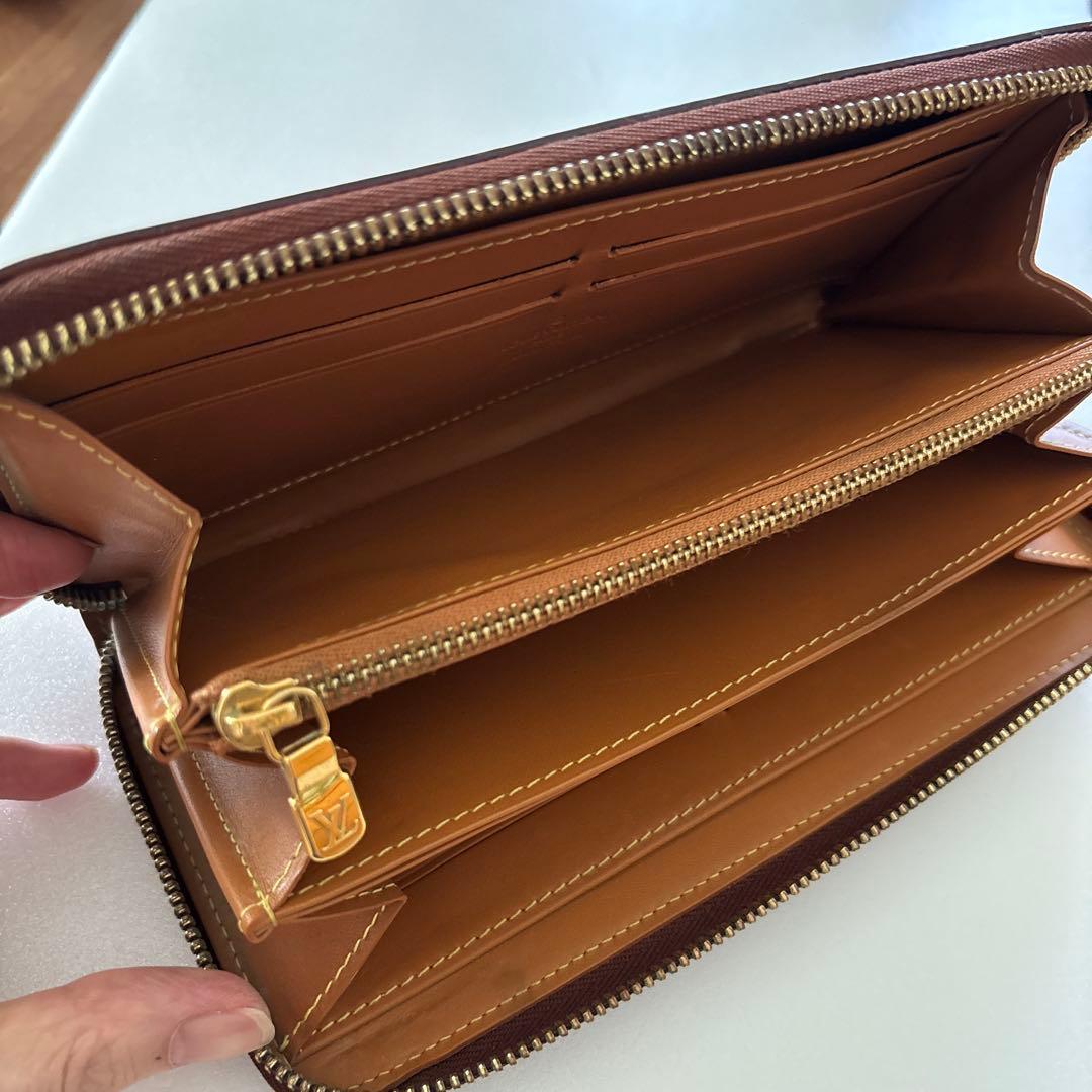 LOUIS VUITTON　ルイヴィトン　ジッピーウォレット　ノマド　長財布